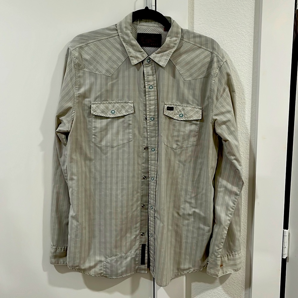 Howler Brothers pearl snap vented fishing shirt M